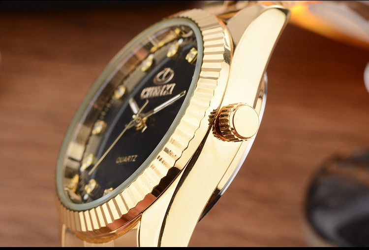 Golden Waterproof  Wristwatch with luxury Quartz